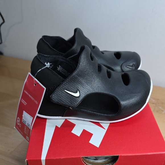 Nike Black Sandals with Sleek Design - Picture 5 of 7